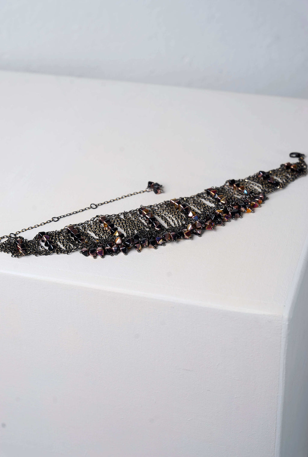 Pomegranate Choker (Golden × Black)