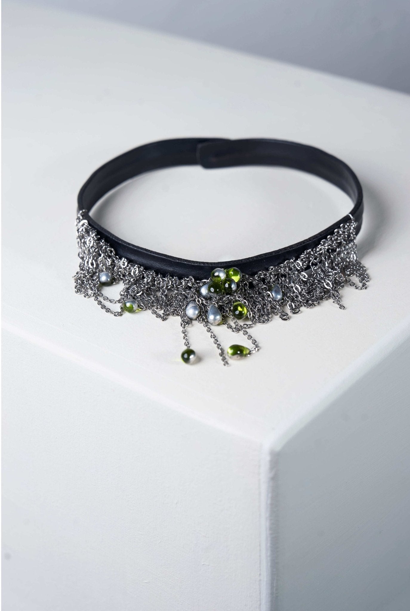 Dewdrops Leather Choker (Silver × Green)