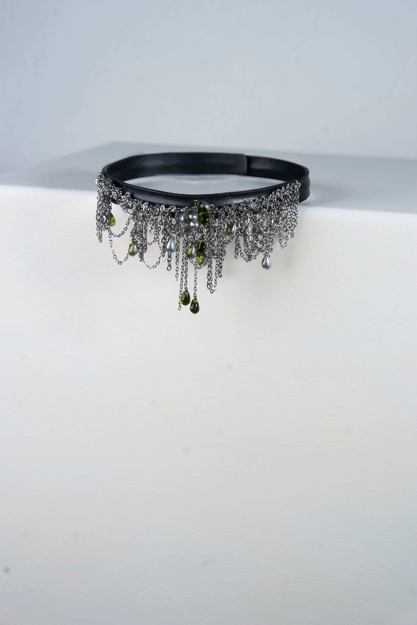 Dewdrops Leather Choker (Silver × Green)