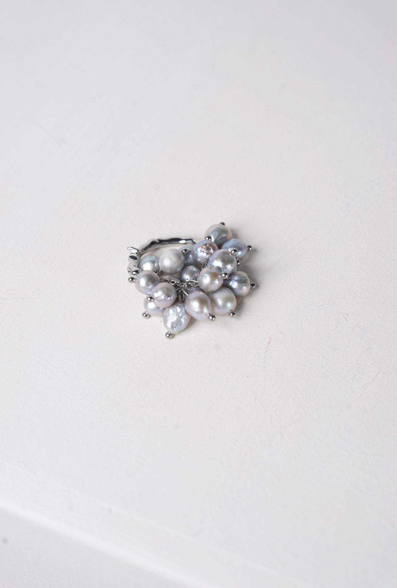 Irregular Pearls Ring (White)