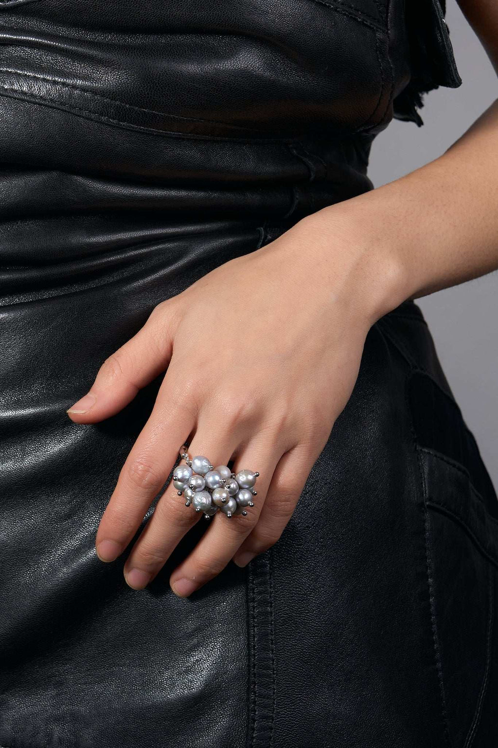 Irregular Pearls Ring (White)