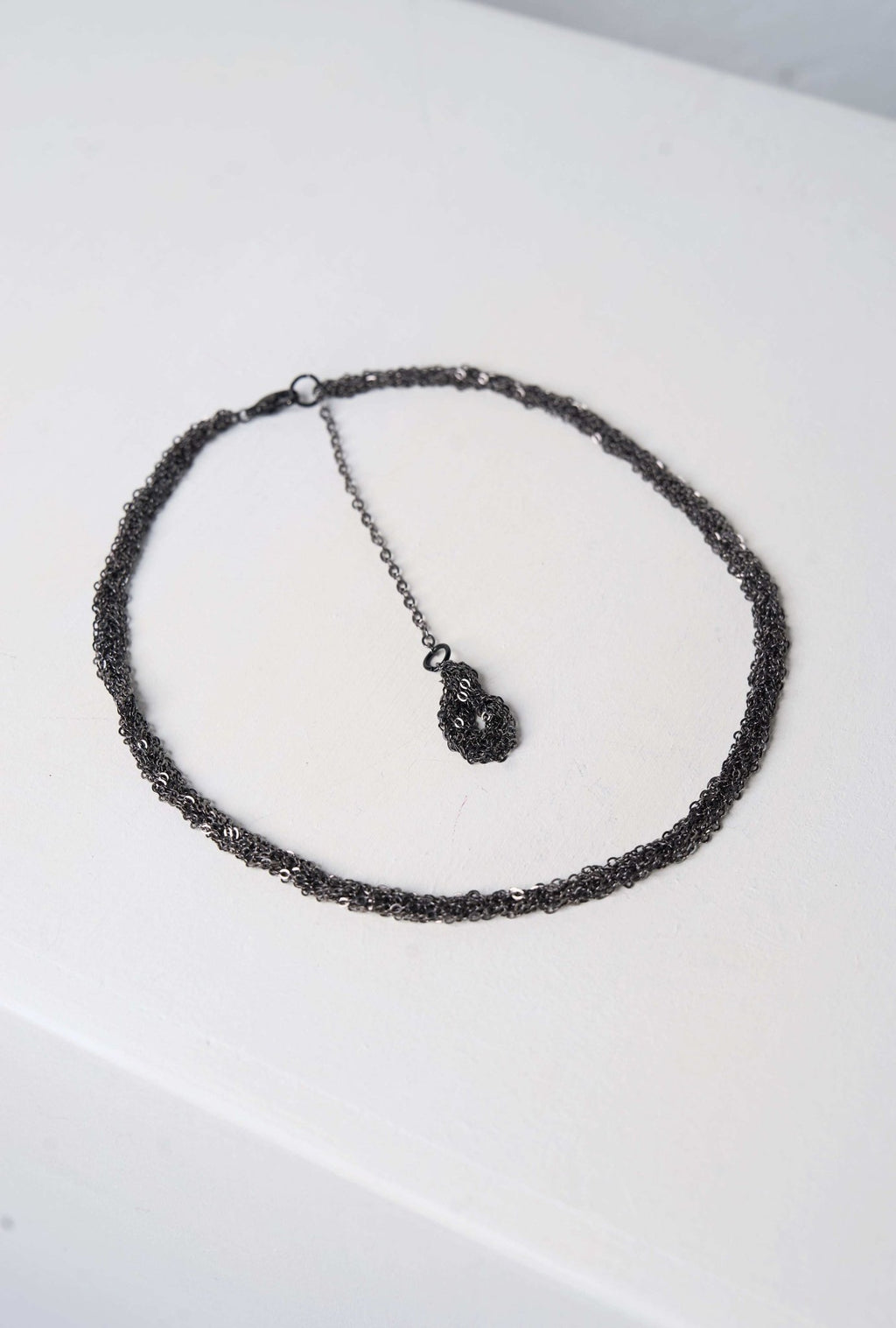 Metal Lace Necklace Gun-black