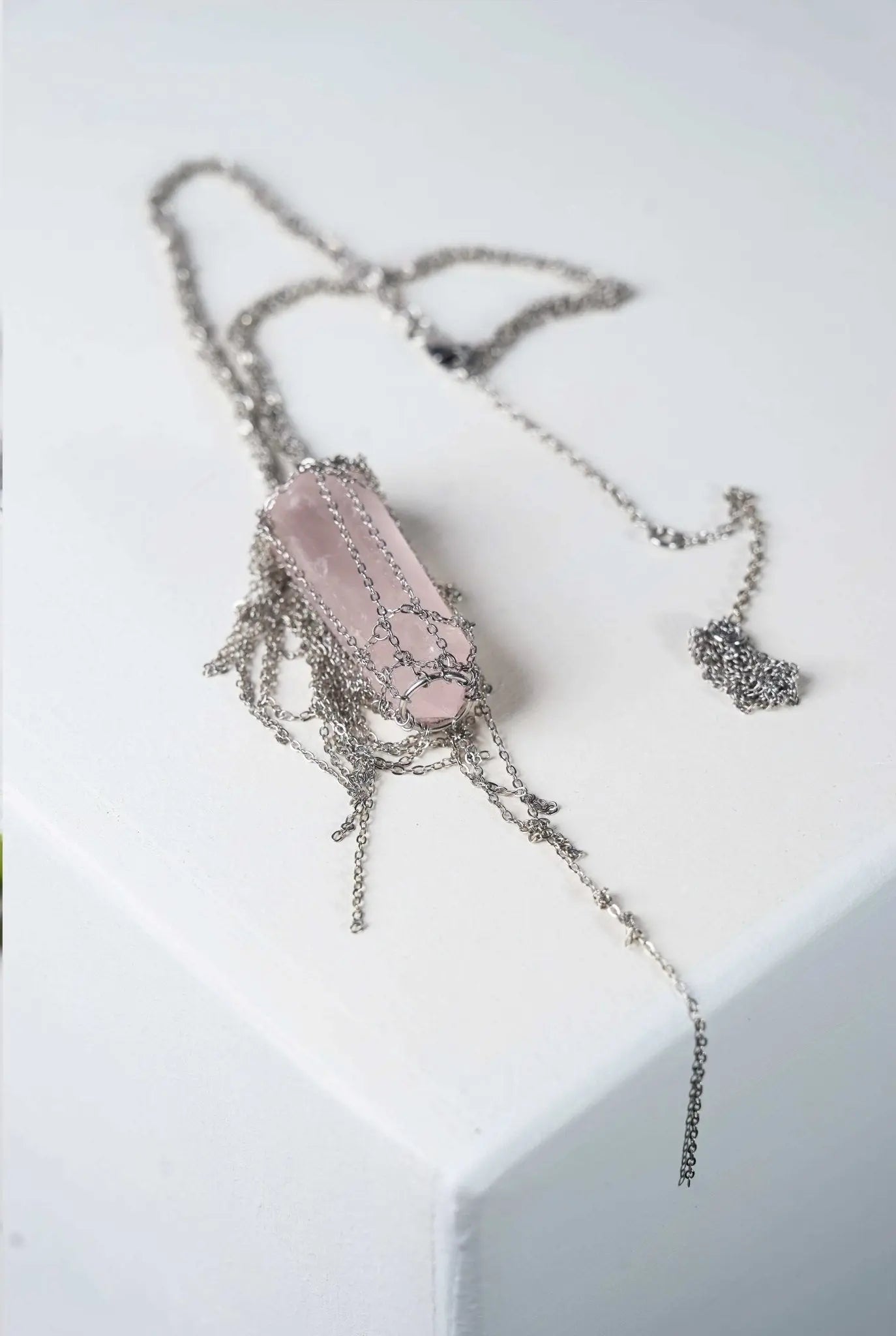Metal Lace Necklace (Silver × Rose Quartz)