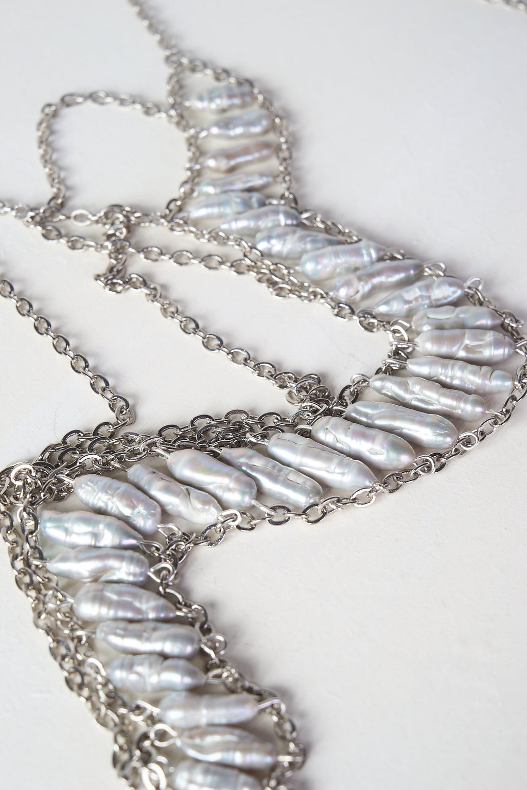Pearl Chain - Drape Choker (Silver × White) - Machtvoll