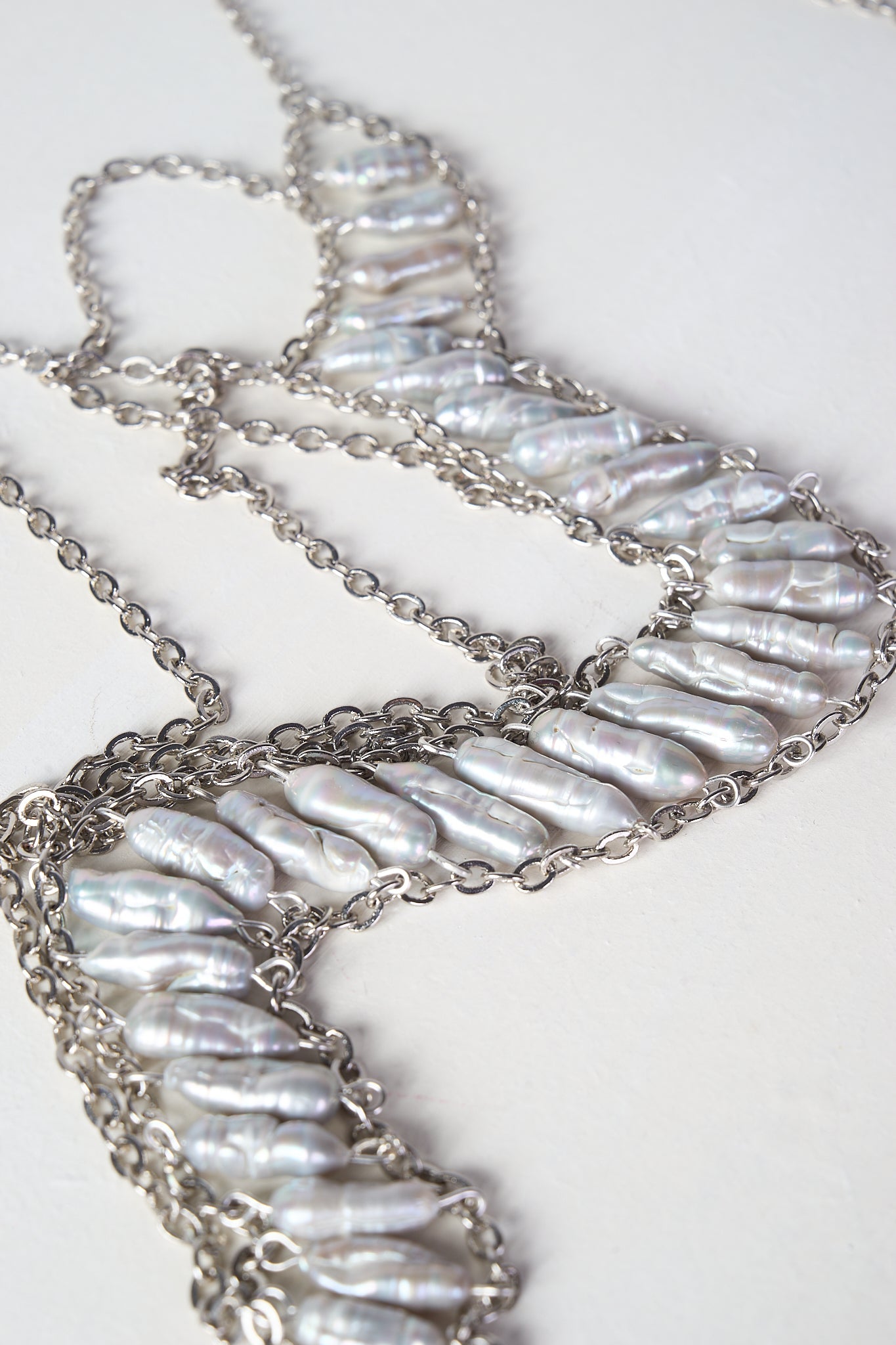 Pearl Chain - Drape Choker (Silver × White) - Machtvoll