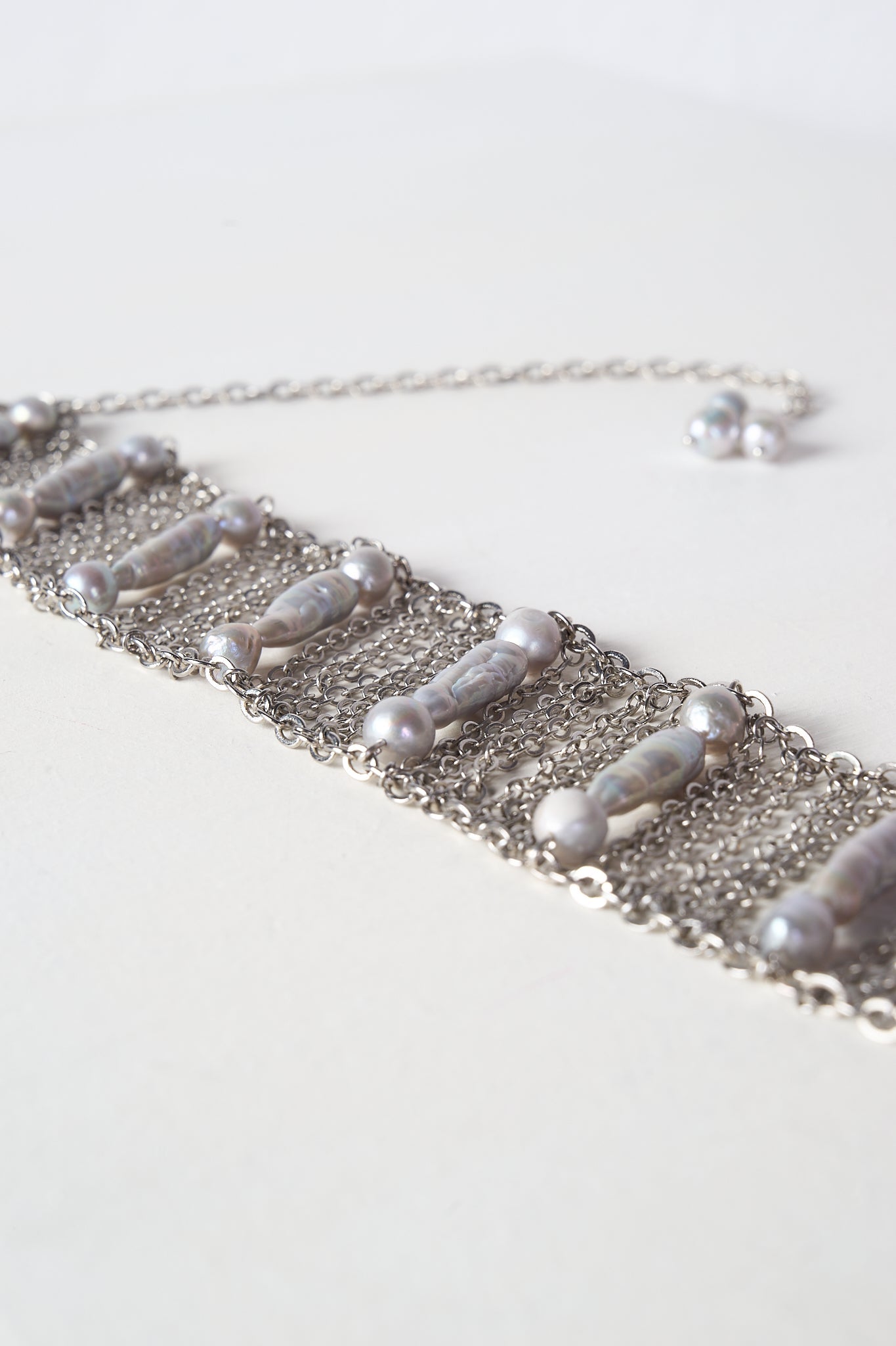 Pearl Chainmail Choker (Silver × White) - Machtvoll