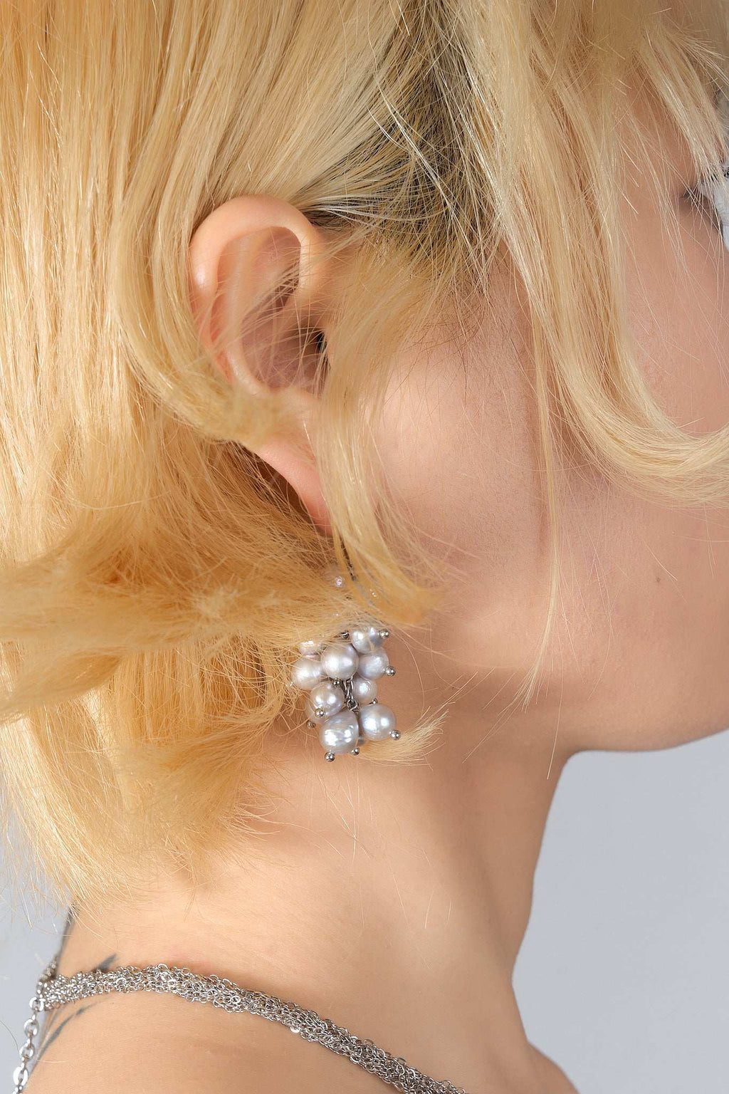 Pearls Earrings (Silver × White)