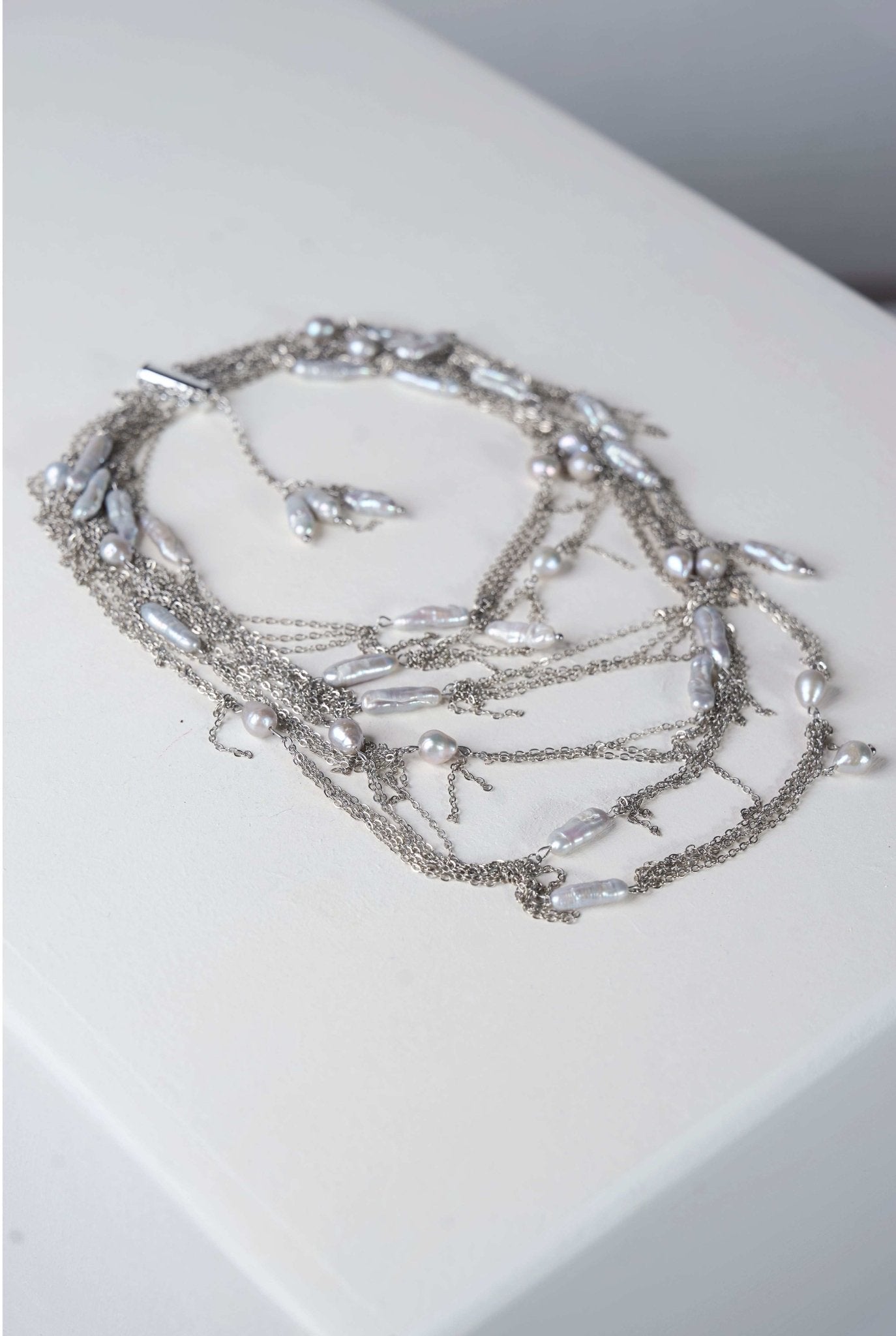 Pearls Necklace (Silver × White)