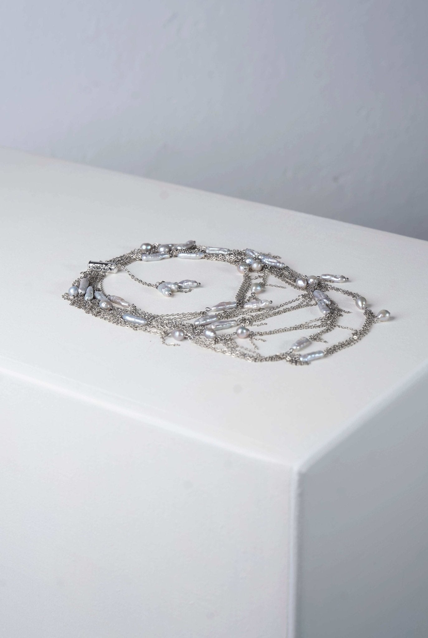 Pearls Necklace (Silver × White)