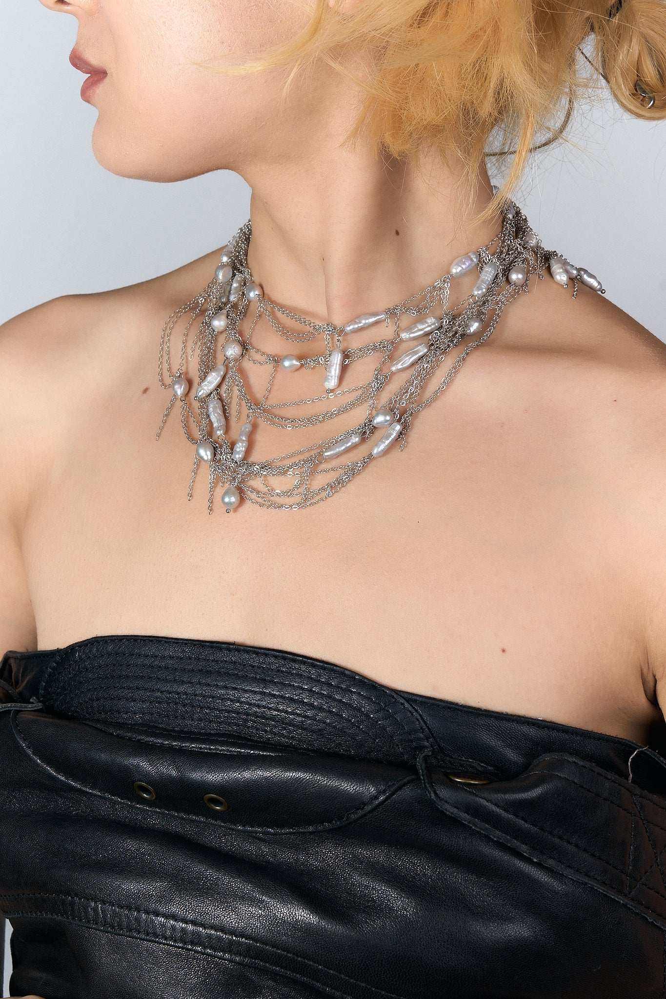 Pearls Necklace (Silver × White)