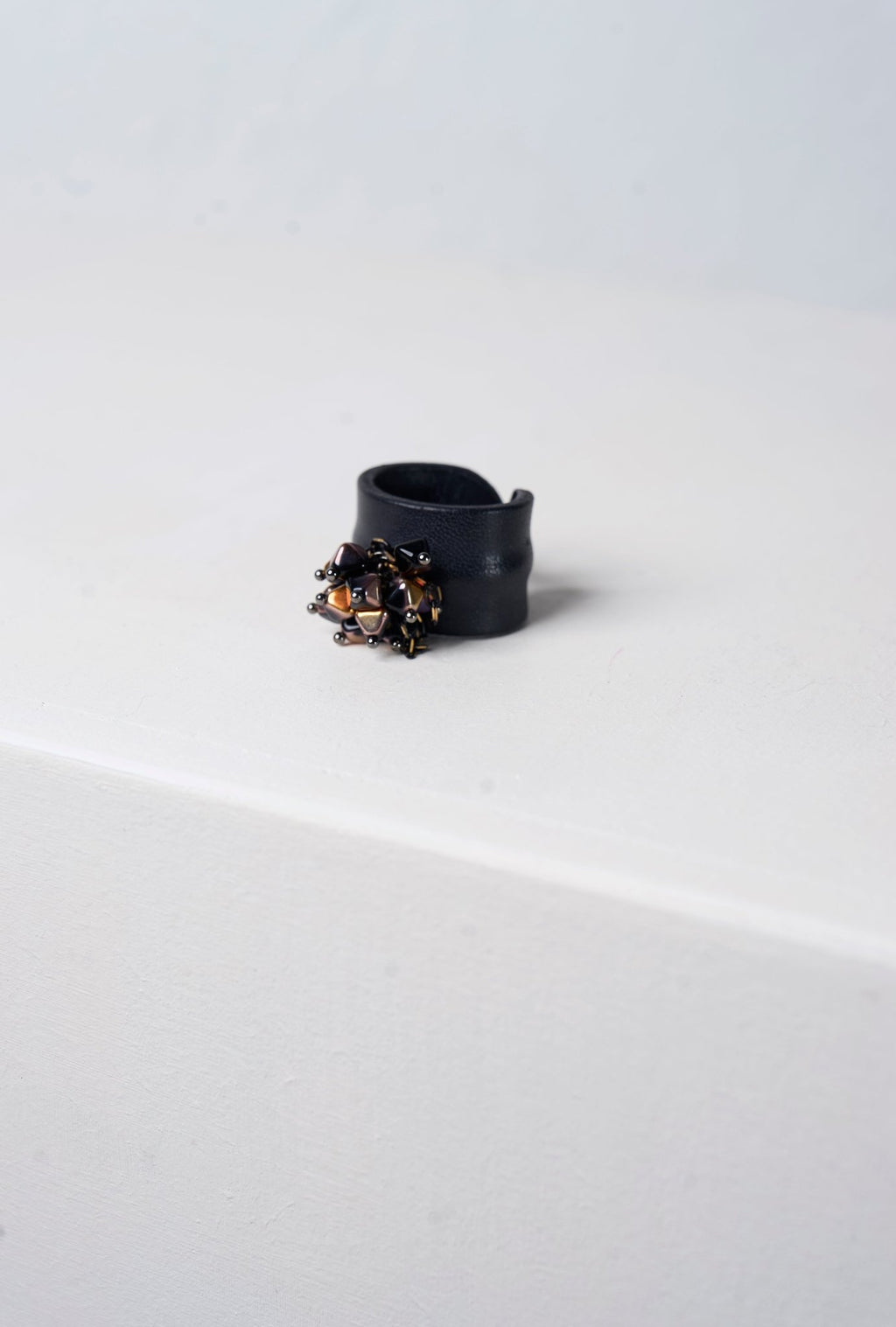Pomegranate Leather Ring (Golden × Black)