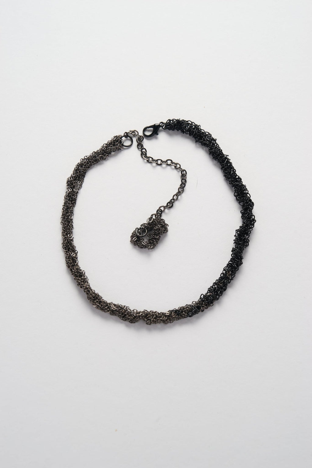 Two-Tone Metal Lace Necklace Gun-black and black