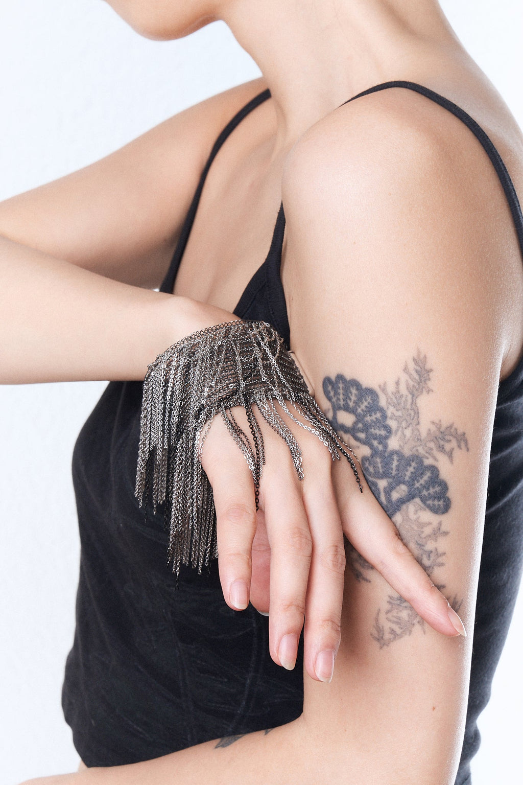 Wire Crochet Fringe Bracelet (Graphite Silver)