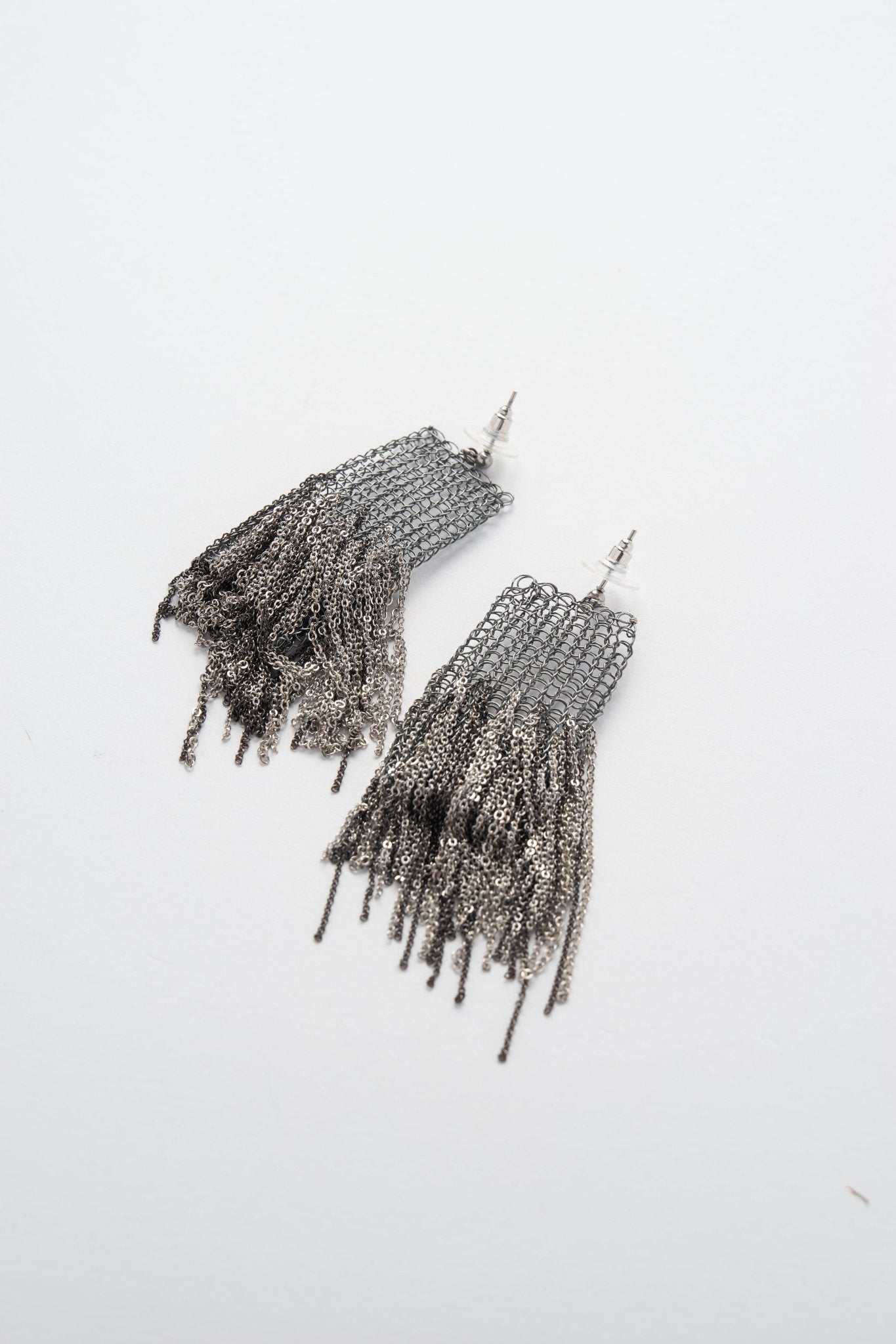 Wire Crochet Fringe Earrings (Graphite Silver) - Machtvoll