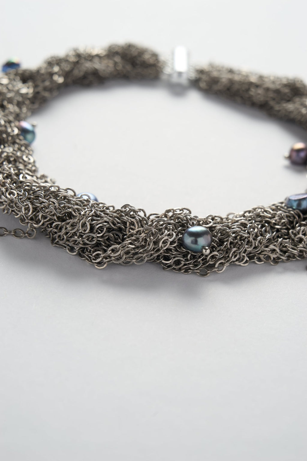 Woven Chain Pearl Choker (Silver × Blue)