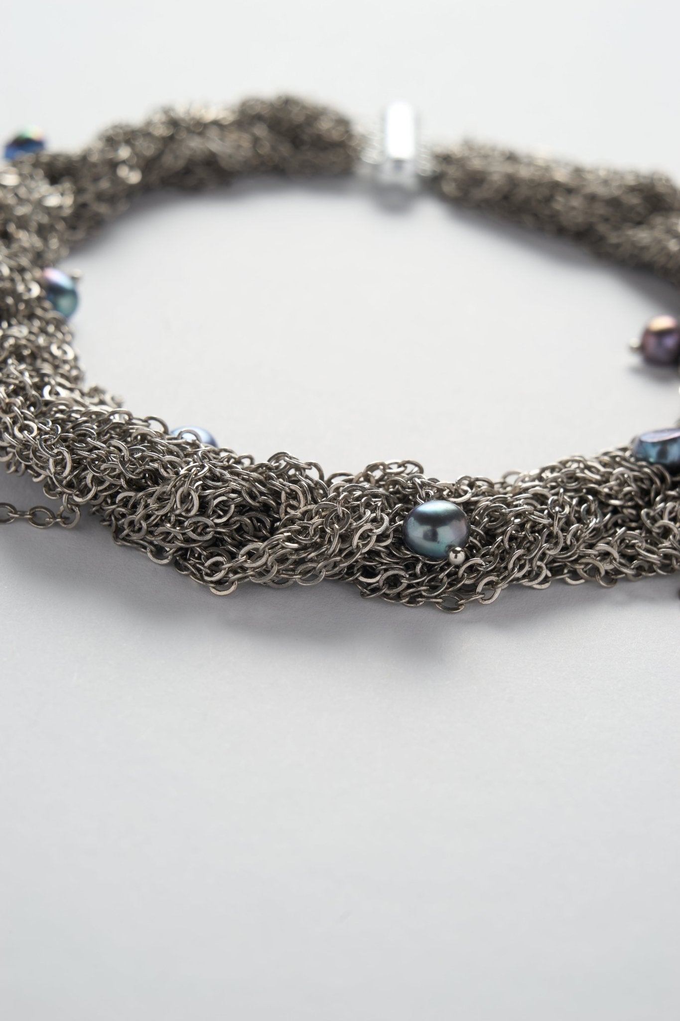 Woven Chain Pearl Choker (Silver × Blue)